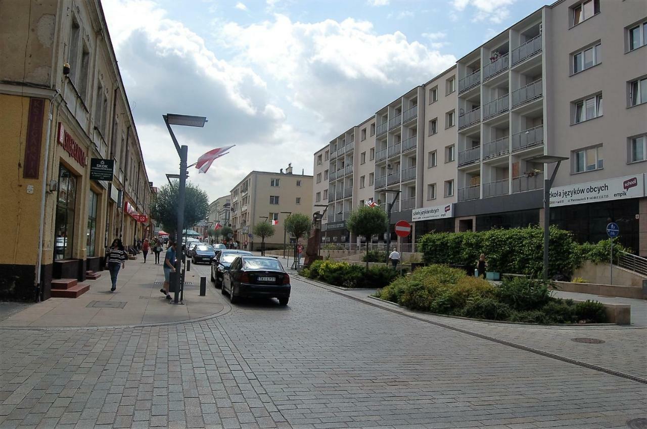 Family & Business Elegant Apartments Rynek Centrum Downtown - 2 Bedroom, Balcony, Parking Kielce Exterior photo